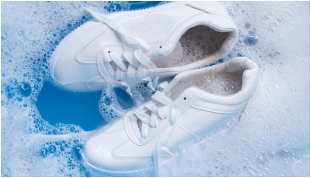 How To Remove Stubborn Mud From White Shoes