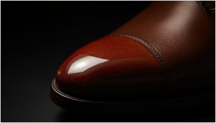 What Daily Habits Keep Leather Shoes Looking New?